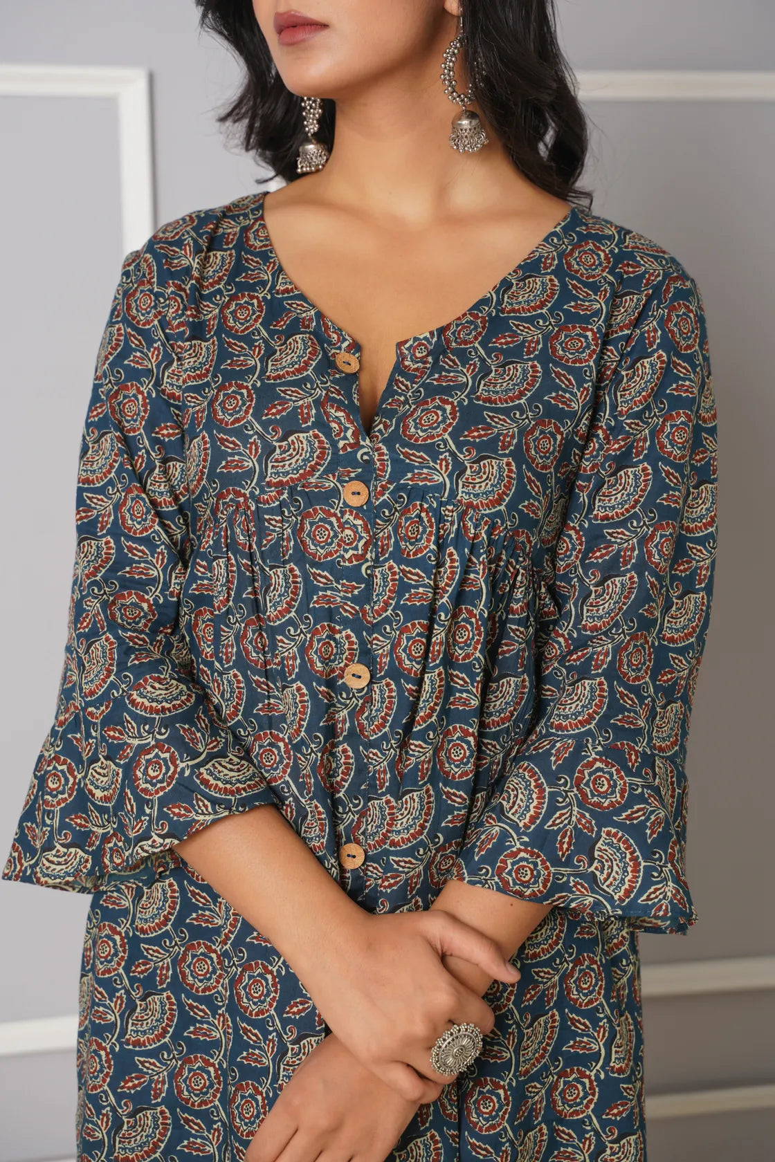 BLUE LEAF PRINTED TOP